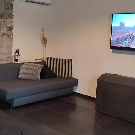 La Corte Della Regina Catânia
