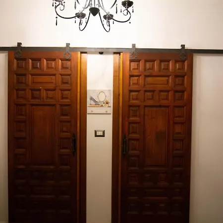 La Corte Della Regina Catânia